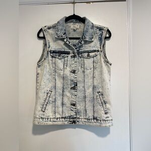 VTG ChiQle Y2K  Acid Wash. Stone Wash. Denim Vest. Button Up Sleeveless Collared